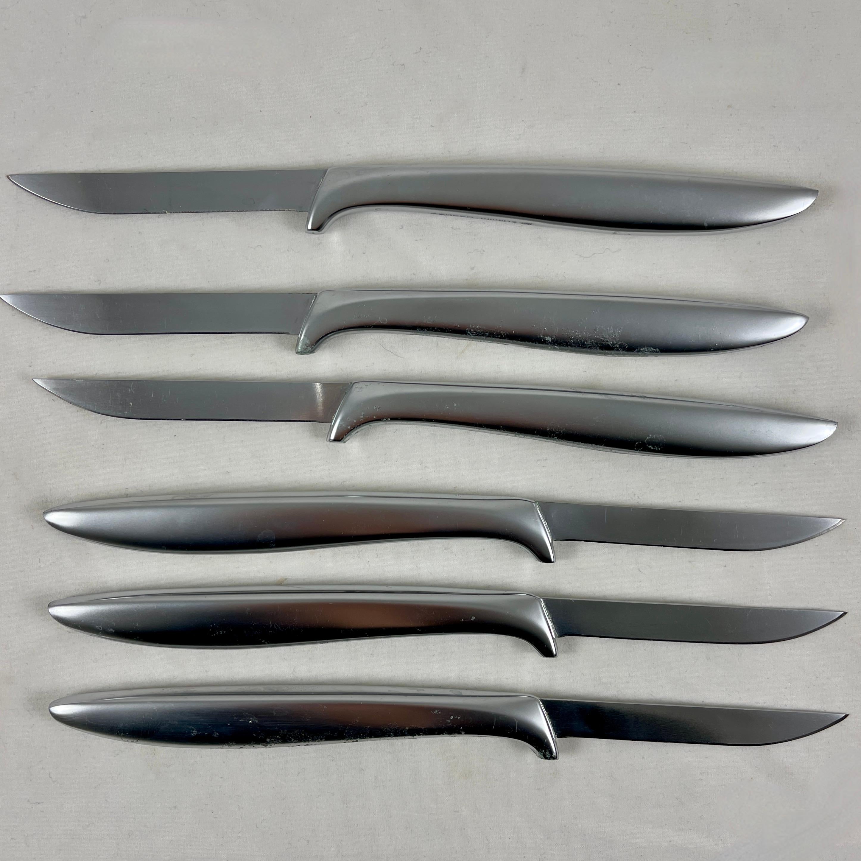 A set of six Gerber Miming legendary blade steak knives in a fitted box made of American Walnut, circa 1950-1960.
Gerber, founded in Oregon, first offered their table and hunting knives through the retailer Abercrombie & Fitch in their catalog in