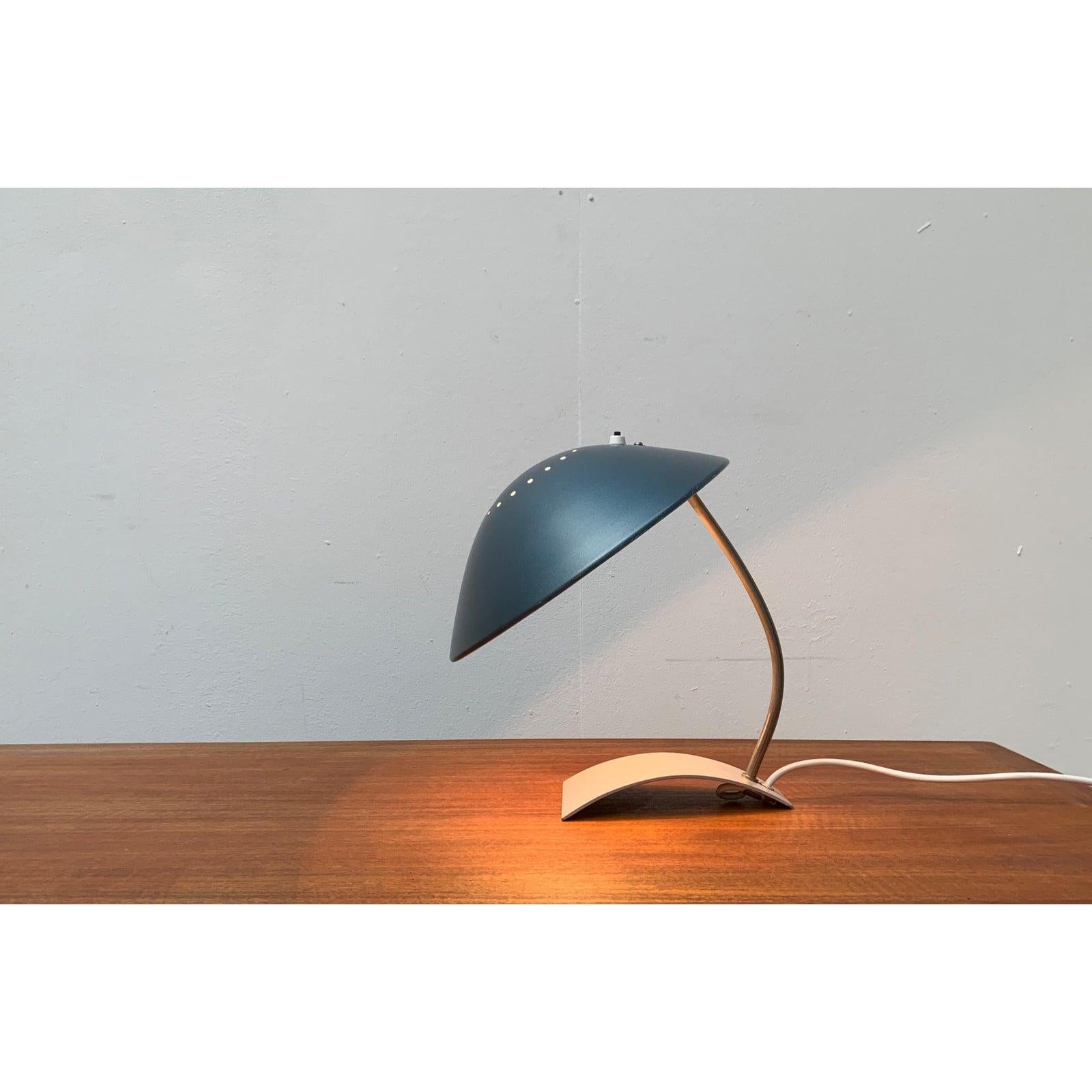 Lampe de bureau allemande 6840 Kaiser Idell / Kaiser Leuchten, années 1960 Bon état - En vente à Hamburg, DE