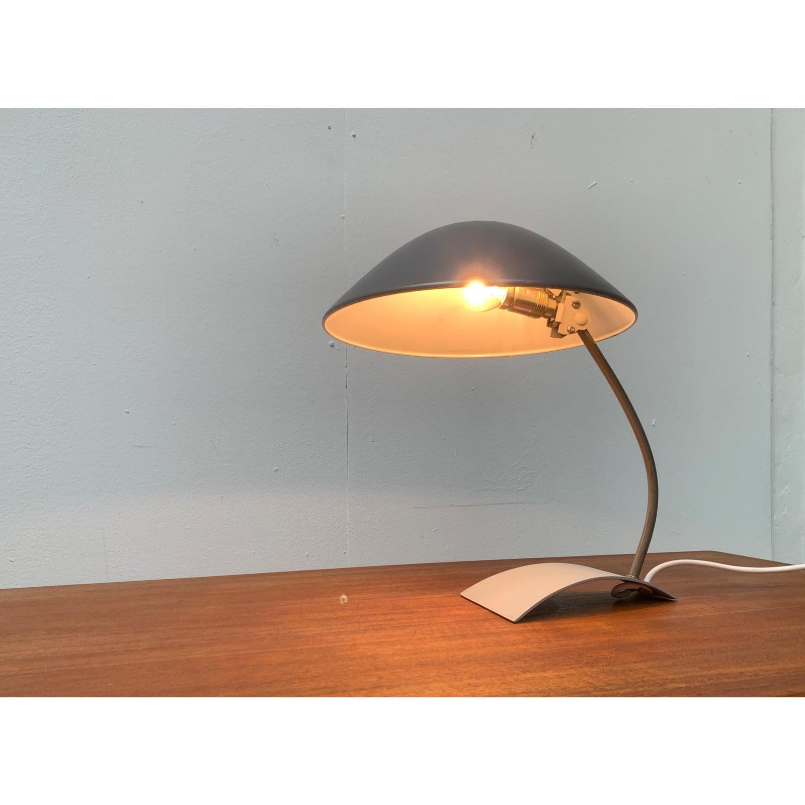 20ième siècle Lampe de bureau allemande 6840 Kaiser Idell / Kaiser Leuchten, années 1960 en vente