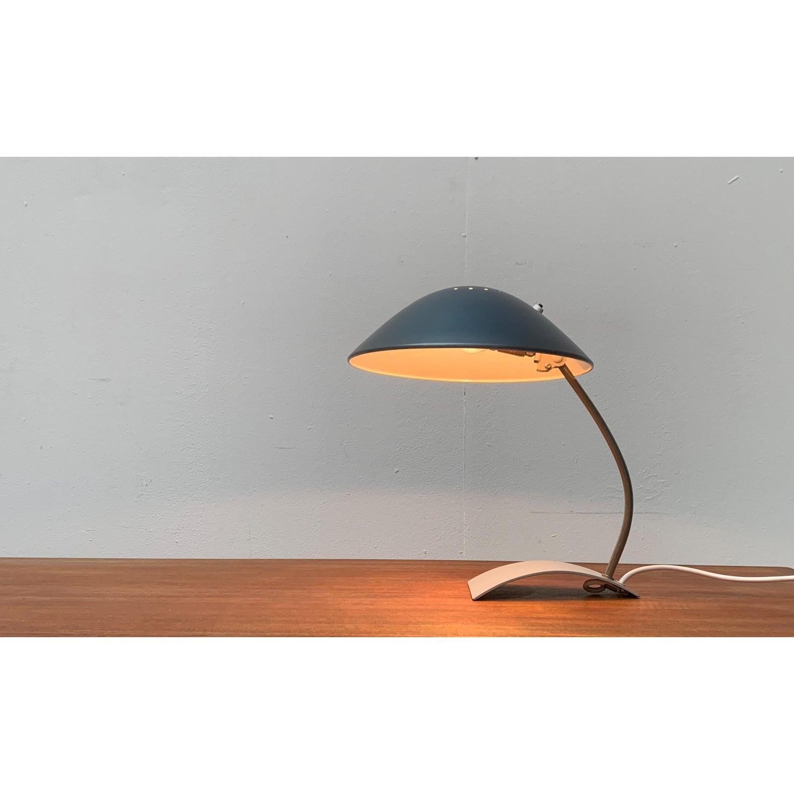 Lampe de bureau allemande 6840 Kaiser Idell / Kaiser Leuchten, années 1960 en vente 2