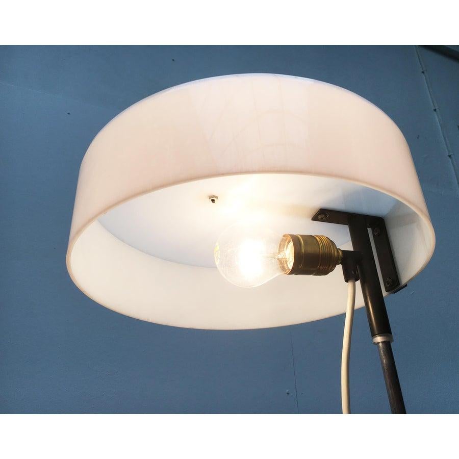 Lampe de table en acrylique allemande du milieu du siècle, Cosack en vente 5