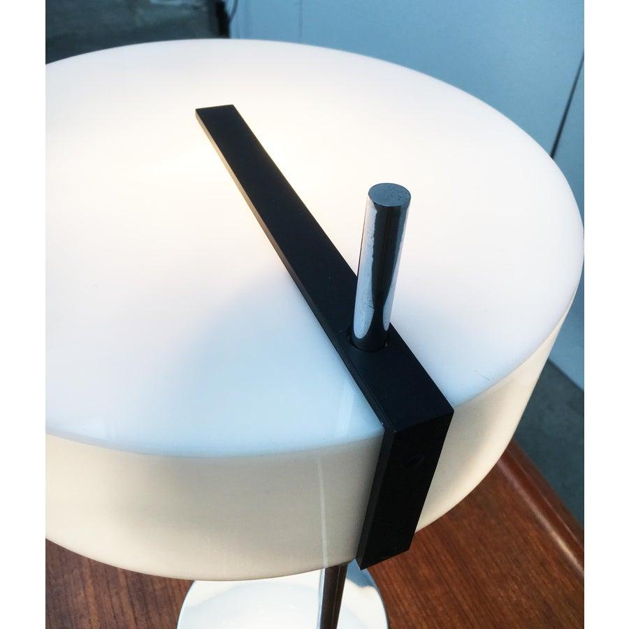 Mid-Century Modern Lampe de table en acrylique allemande du milieu du siècle, Cosack en vente