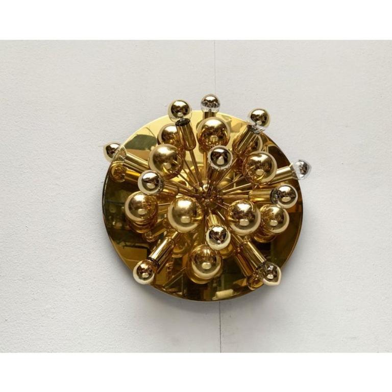 XX secolo Lampada da soffitto o da parete atomica in ottone tedesca di metà secolo di Dorothee Becker, anni '70 in vendita