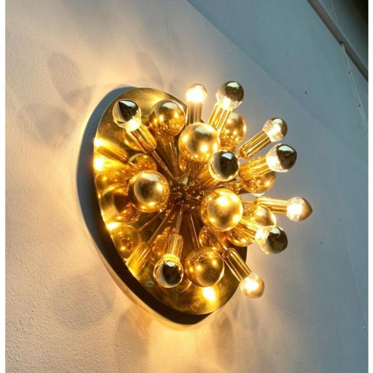 Metallo Lampada da soffitto o da parete atomica in ottone tedesca di metà secolo di Dorothee Becker, anni '70 in vendita