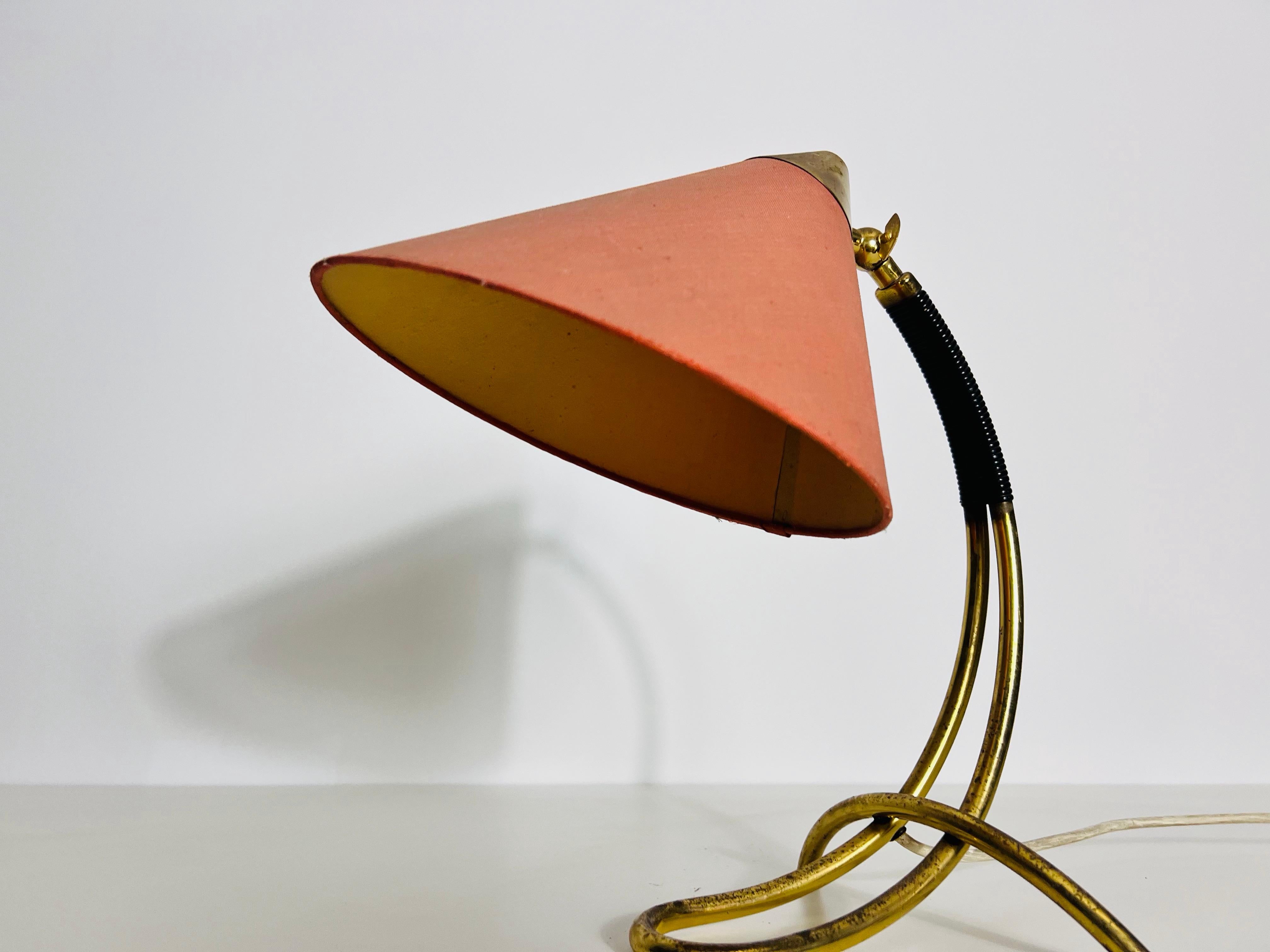 Lampe de table allemande en laiton du milieu du siècle, années 1960 Bon état - En vente à Hagenbach, DE