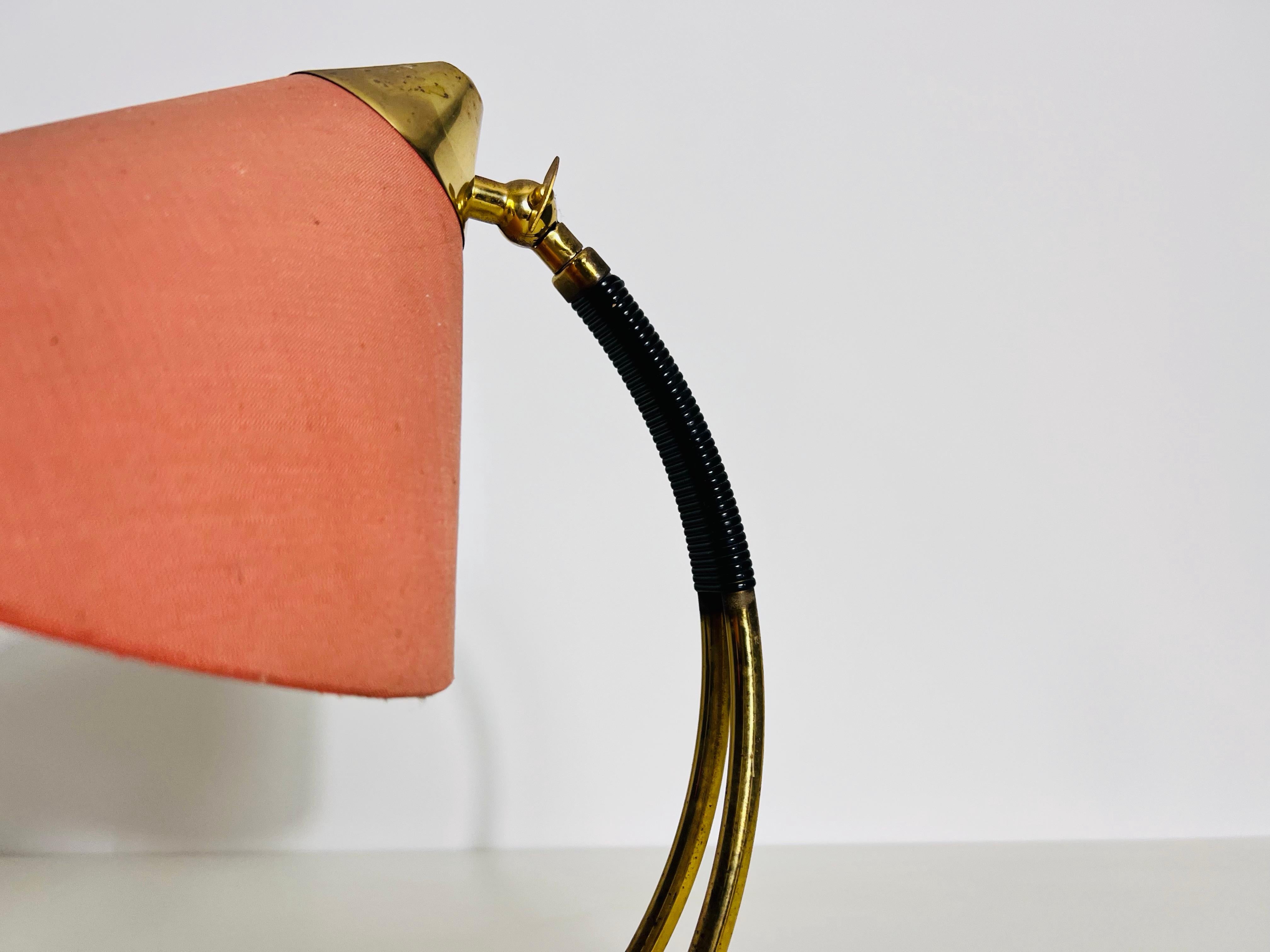 Lampe de table allemande en laiton du milieu du siècle, années 1960 en vente 2