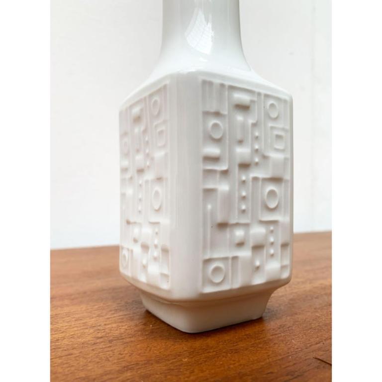 Mid-Century German Brutalist Porcelain Vase from Wunsiedel Bavaria, 1960s For Sale 6