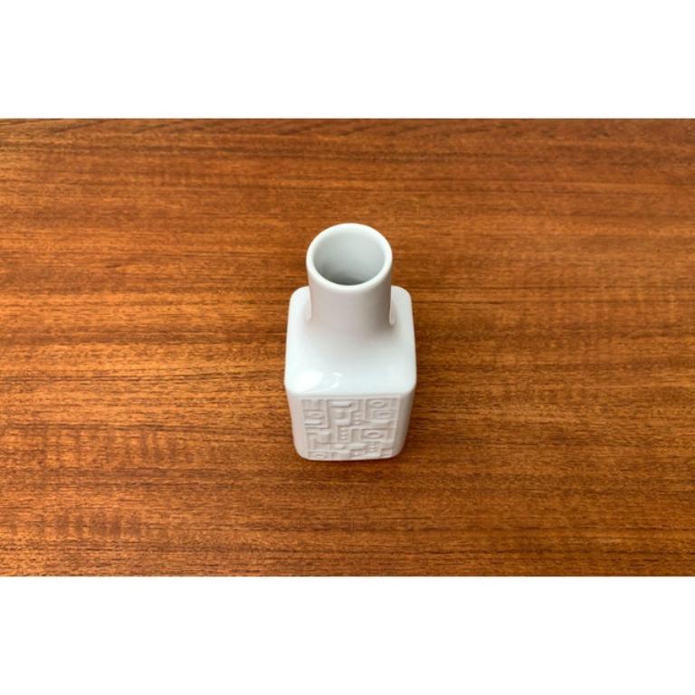 Mid-Century German Brutalist Porcelain Vase from Wunsiedel Bavaria, 1960s In Excellent Condition For Sale In Hamburg, DE