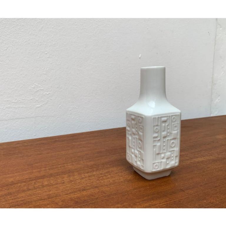Mid-Century German Brutalist Porcelain Vase from Wunsiedel Bavaria, 1960s For Sale 5