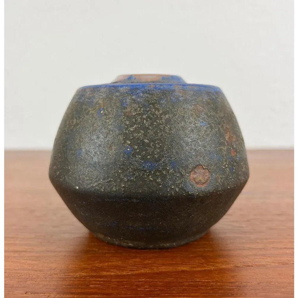 Mid-Century German Brutalist Studio Pottery Vase by Lu and Gerd Grove, 1962 For Sale 1