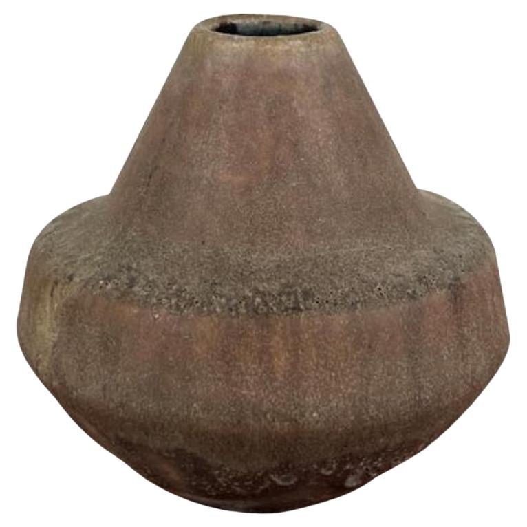 Vaso di Studio Pottery brutalista tedesco di metà secolo di Lu e Gerd Grove, 1963