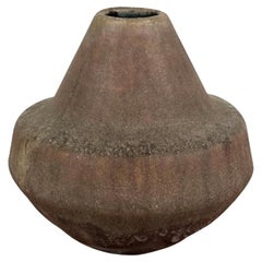 Deutsche brutalistische Studio-Keramikvase aus der Mitte des Jahrhunderts von Lu und Gerd Grove, 1963