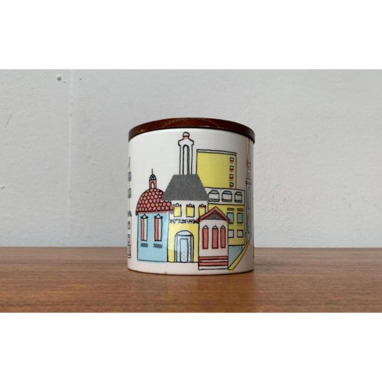 XX secolo Scatola o barattolo per biscotti in ceramica tedesca di metà secolo con coperchio in teak, anni '60 in vendita