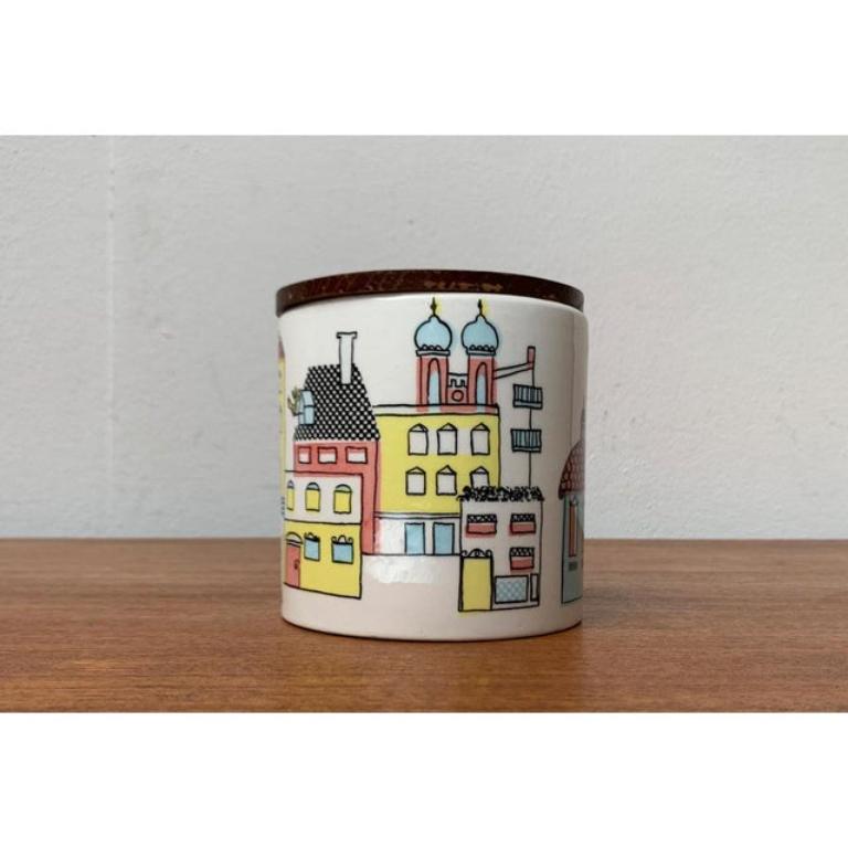 Scatola o barattolo per biscotti in ceramica tedesca di metà secolo con coperchio in teak, anni '60 in vendita 1
