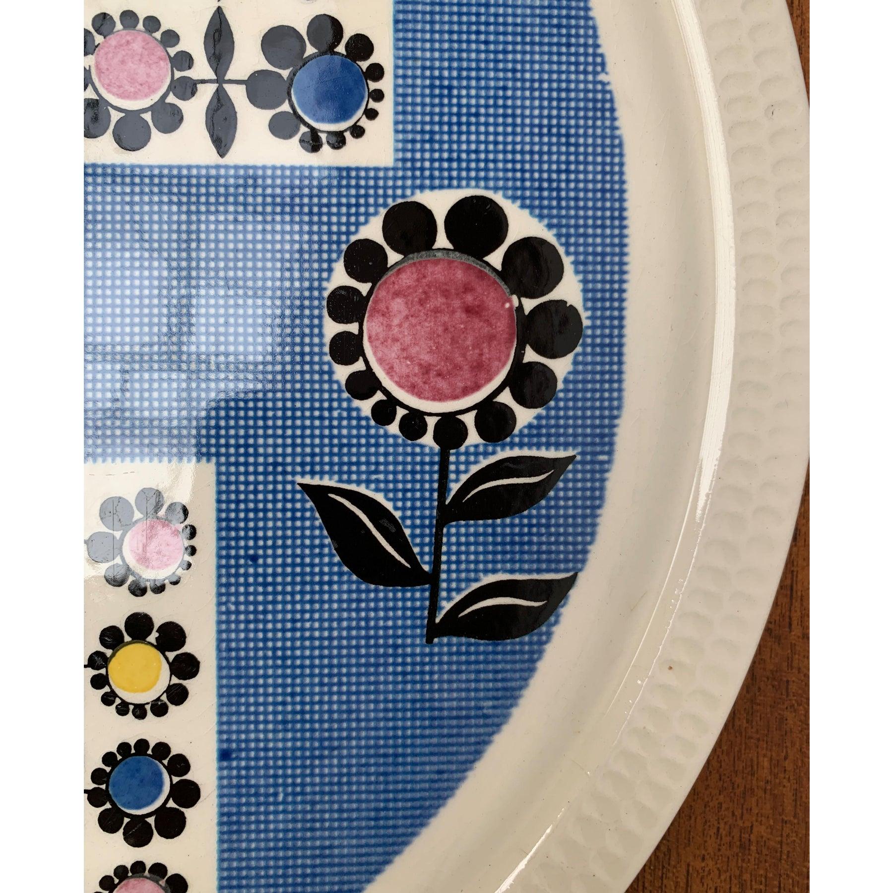 Mid-Century German Ceramic Cake Plate with Flower Motifs from Limburg, 1960s For Sale 2