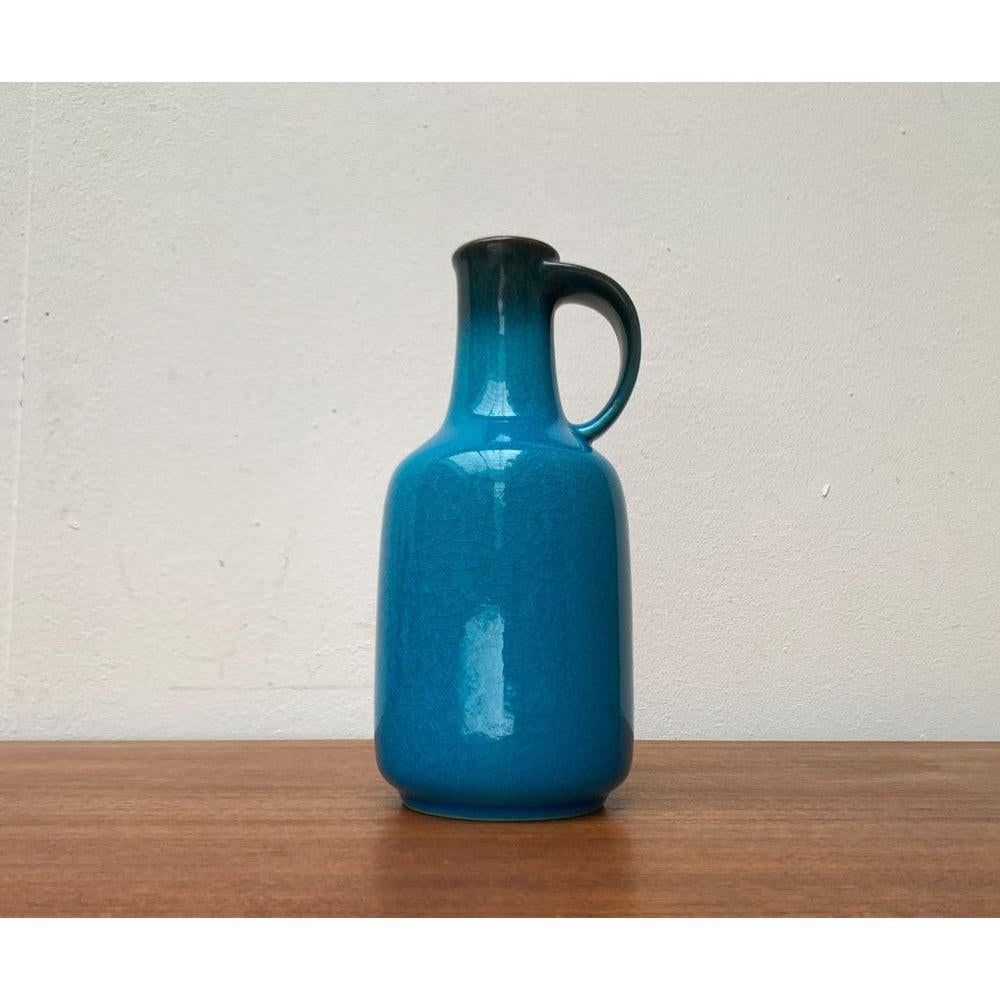 Vaso a caraffa in ceramica tedesca di metà secolo di Ursula Beyrau per Gräflich Ortenburg Keramik, anni '60, in ottime condizioni. Progettato tra il 1960 e il 1969 Questo pezzo ha un marchio di attribuzione.

Informazioni aggiuntive:
Materiali: