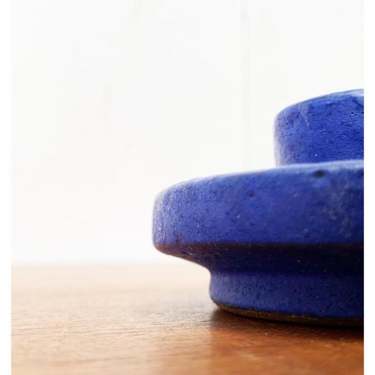 Portacandele tedesco di metà secolo in blu cobalto di Hartwig Heyne Pottery, anni '60 in vendita 3