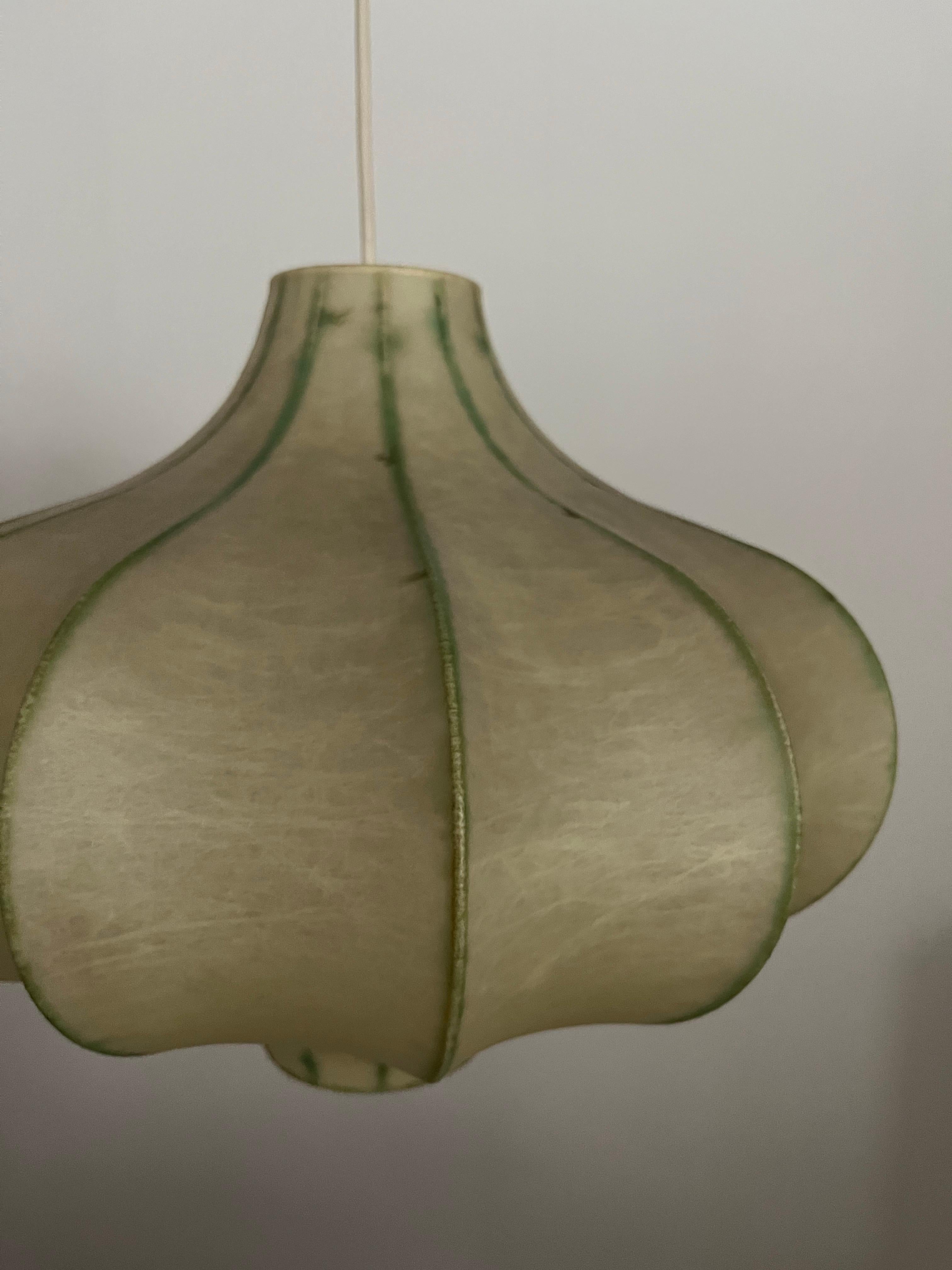 Deutscher „Cocoon“-Kronleuchter aus der Mitte des Jahrhunderts von Goldkant Leuchten, 1970er Jahre im Angebot 1