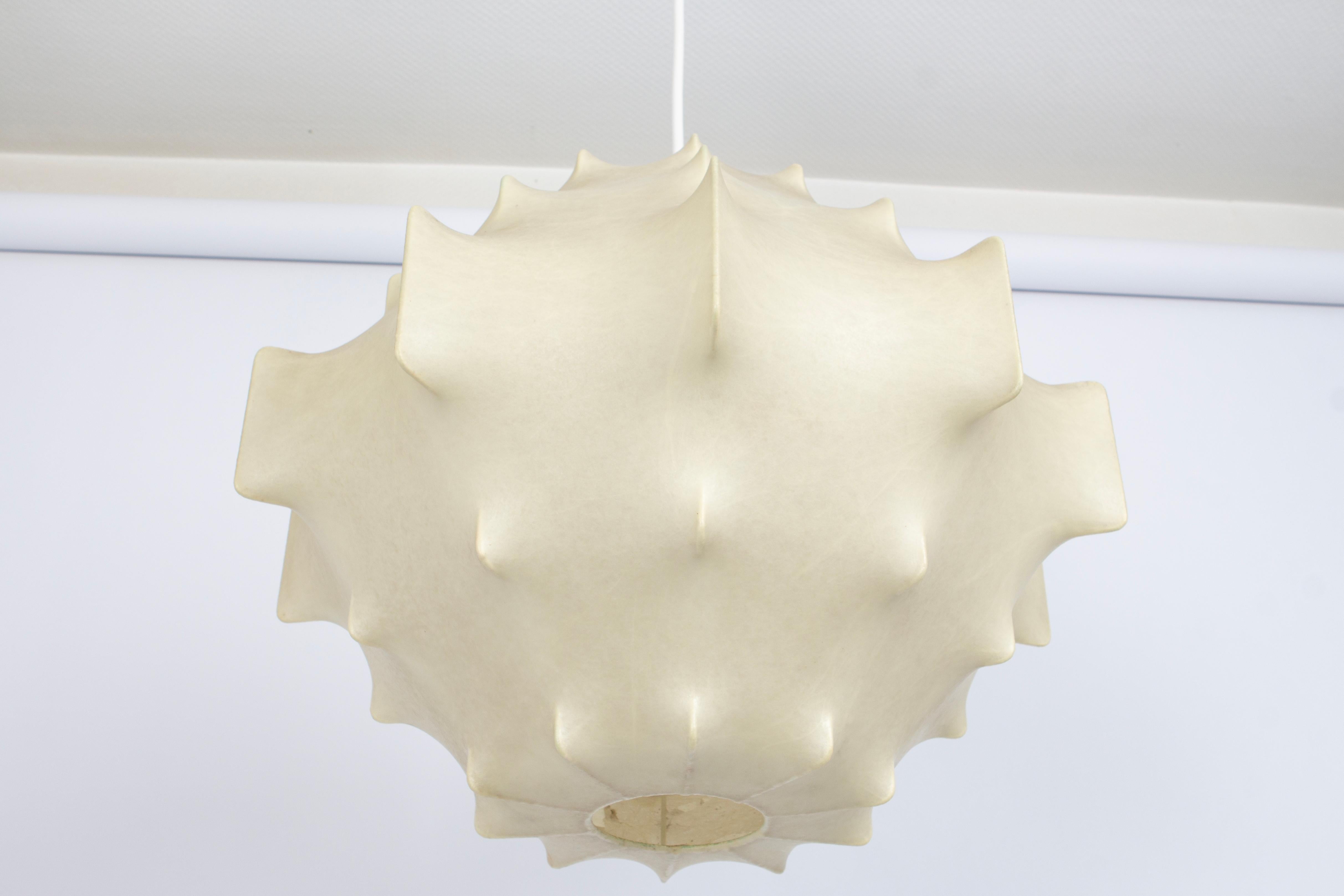 Tedesco Lampada a sospensione Cocoon di Goldkant Leuchten, Germania, metà secolo, 1960 in vendita