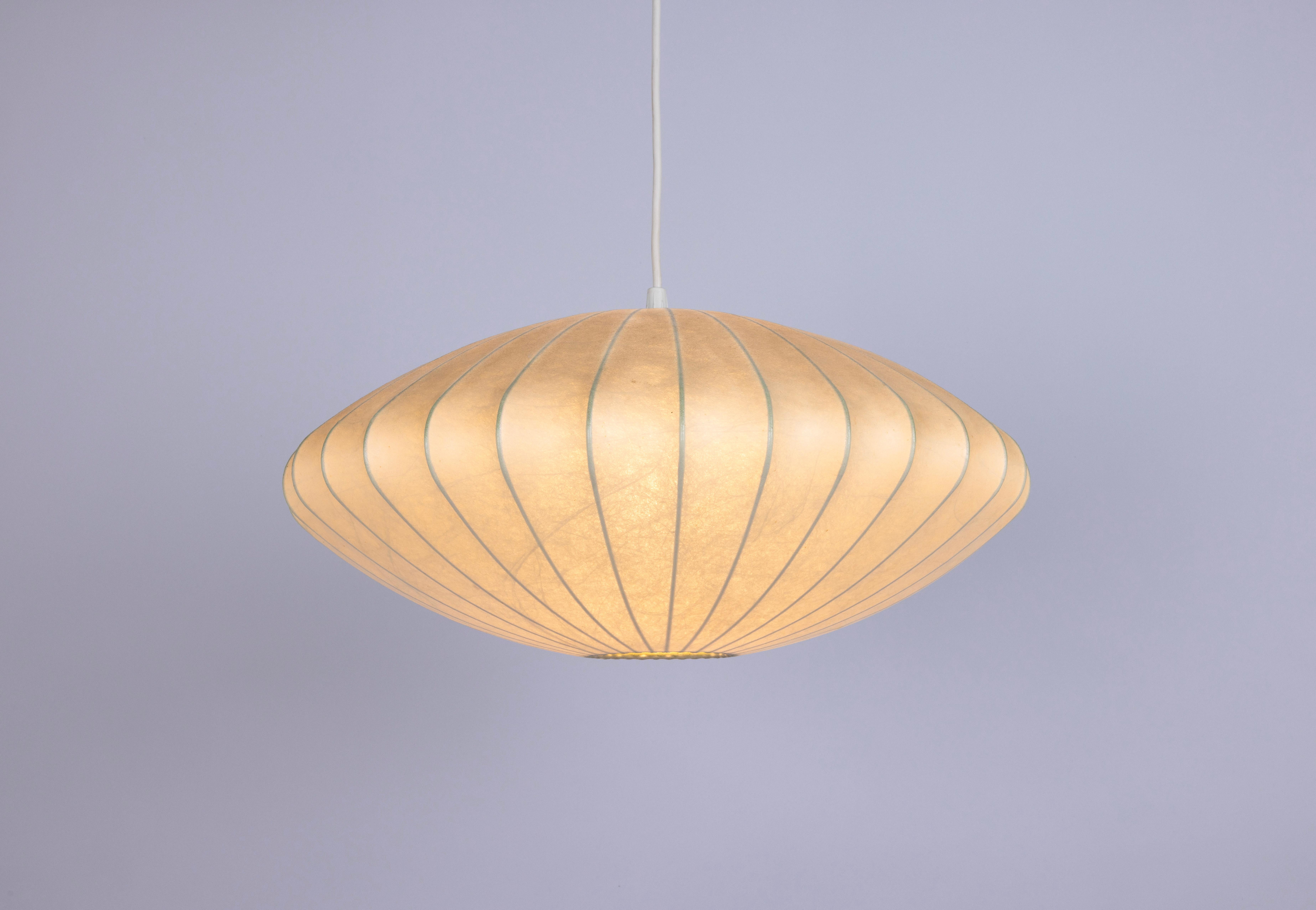 Metà XX secolo Lampada a sospensione Cocoon di Goldkant Leuchten, Germania, metà secolo, 1960 in vendita