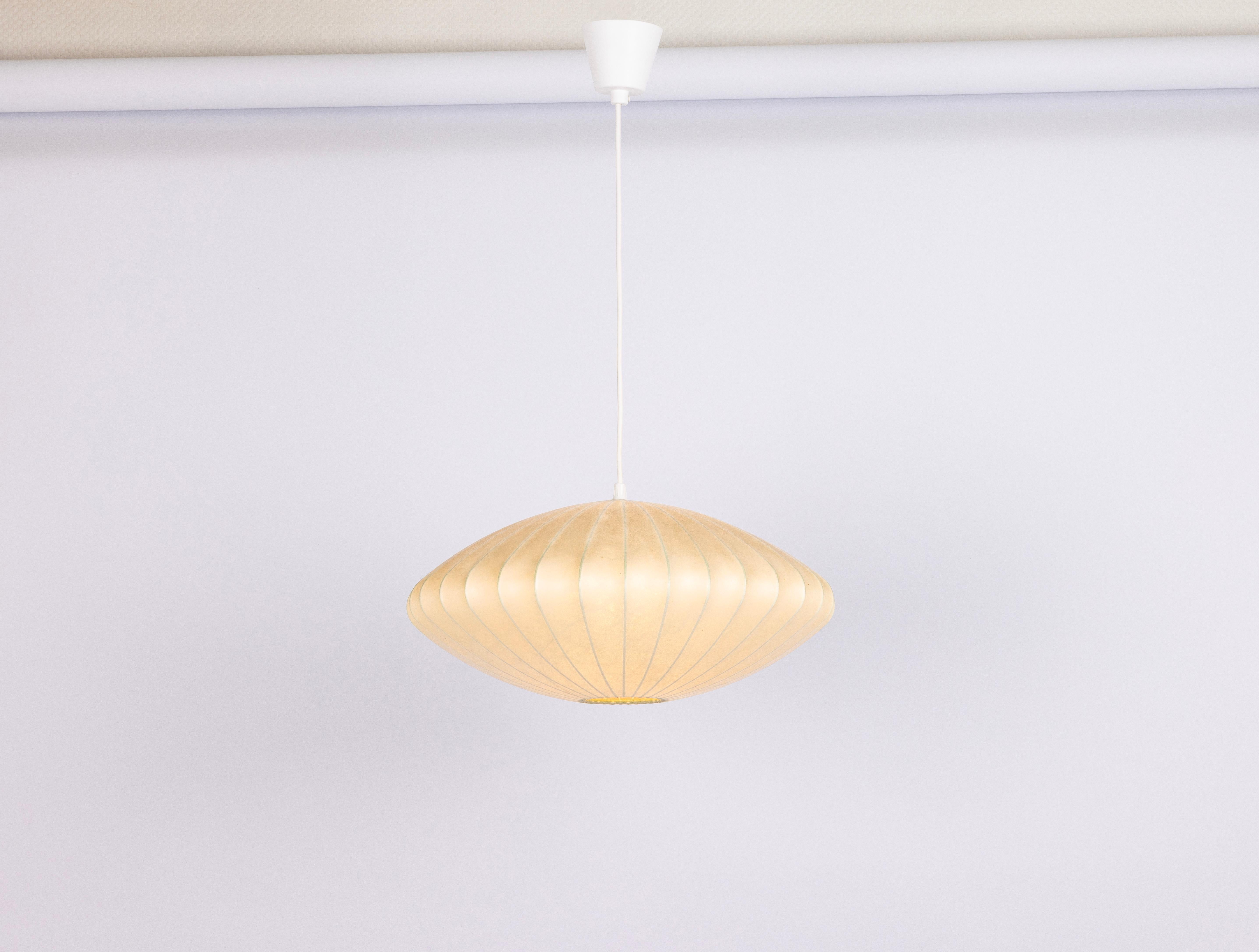 Metallo Lampada a sospensione Cocoon di Goldkant Leuchten, Germania, metà secolo, 1960 in vendita