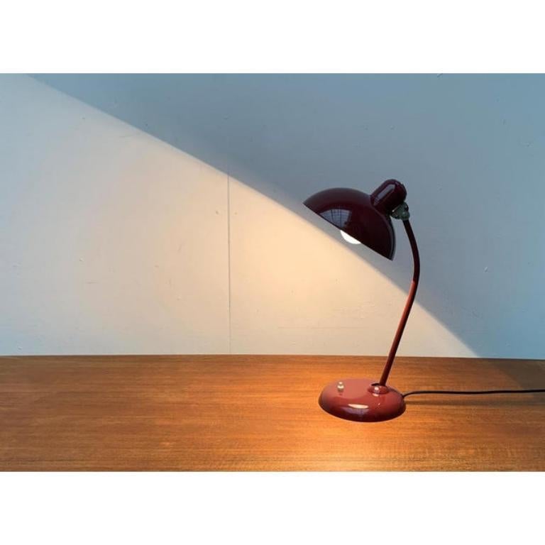 XX secolo Lampada da tavolo 6556 di Christian Dell, 1960, metà secolo, Germania, rosso scuro in vendita