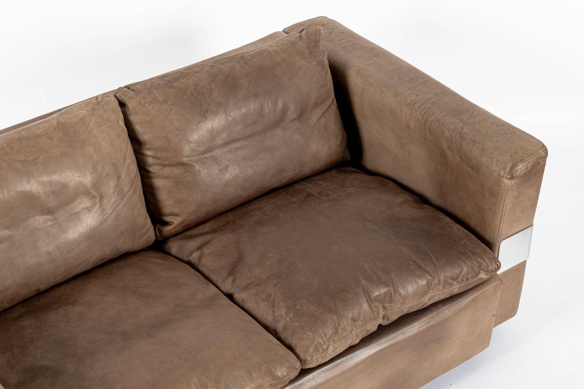 Divano a due piazze in pelle marrone invecchiata della Germania di metà secolo in vendita 4