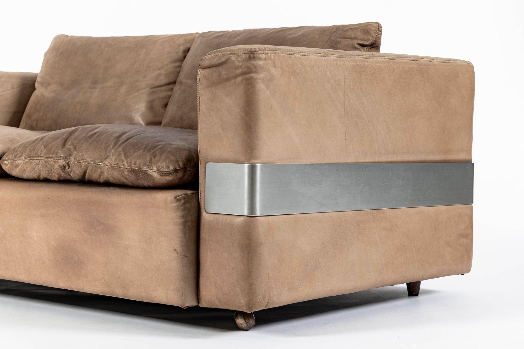 Divano a due piazze in pelle marrone invecchiata della Germania di metà secolo in vendita 6