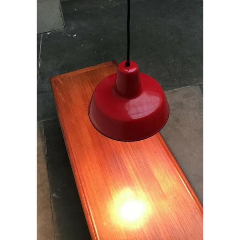 Metallo Lampada a sospensione a smalto tedesca di metà secolo di Kaiser Idell/Kaiser Leuchten, anni '60 in vendita