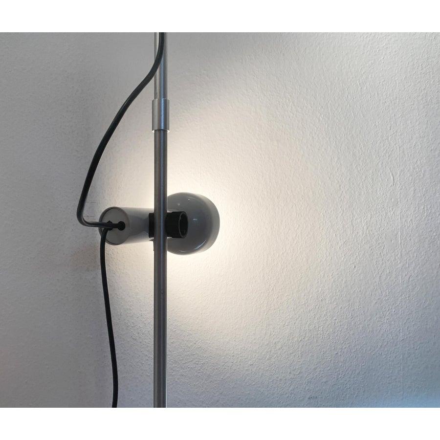 Mid-Century German GDR Space Age Pole Floor Lamp rom Narva In Excellent Condition For Sale In Hamburg, DE