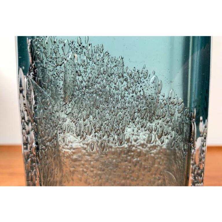 Vaso in vetro tedesco di metà secolo, anni '60, in ottime condizioni. Progettato dal 1960 al 1969.

Informazioni aggiuntive:
Materiali: Vetro
Colore: blu
Stili: Medioevo Moderno
Paese di origine: Germania
Tipo di articolo: Vintage, Antico o
