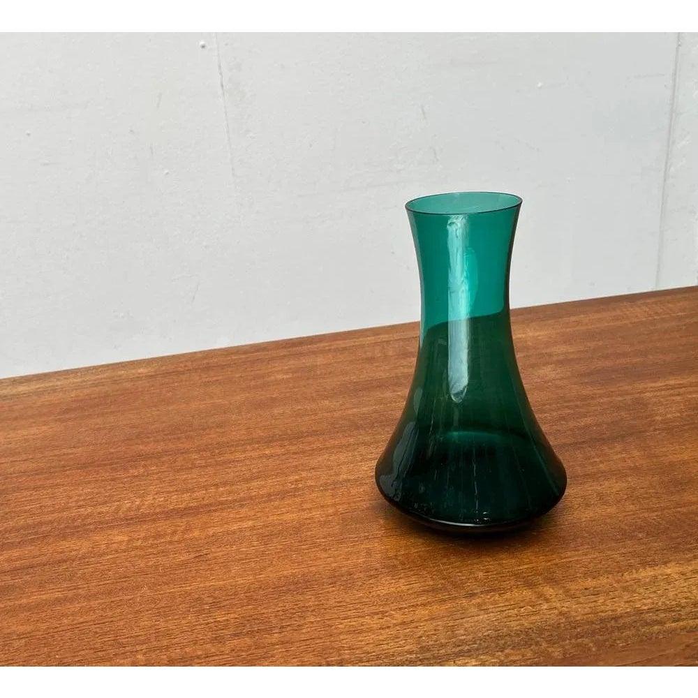 Mid-Century moderno Vaso in vetro verde tedesco di metà secolo di Leichlingen Rheinkristall, anni '60 in vendita