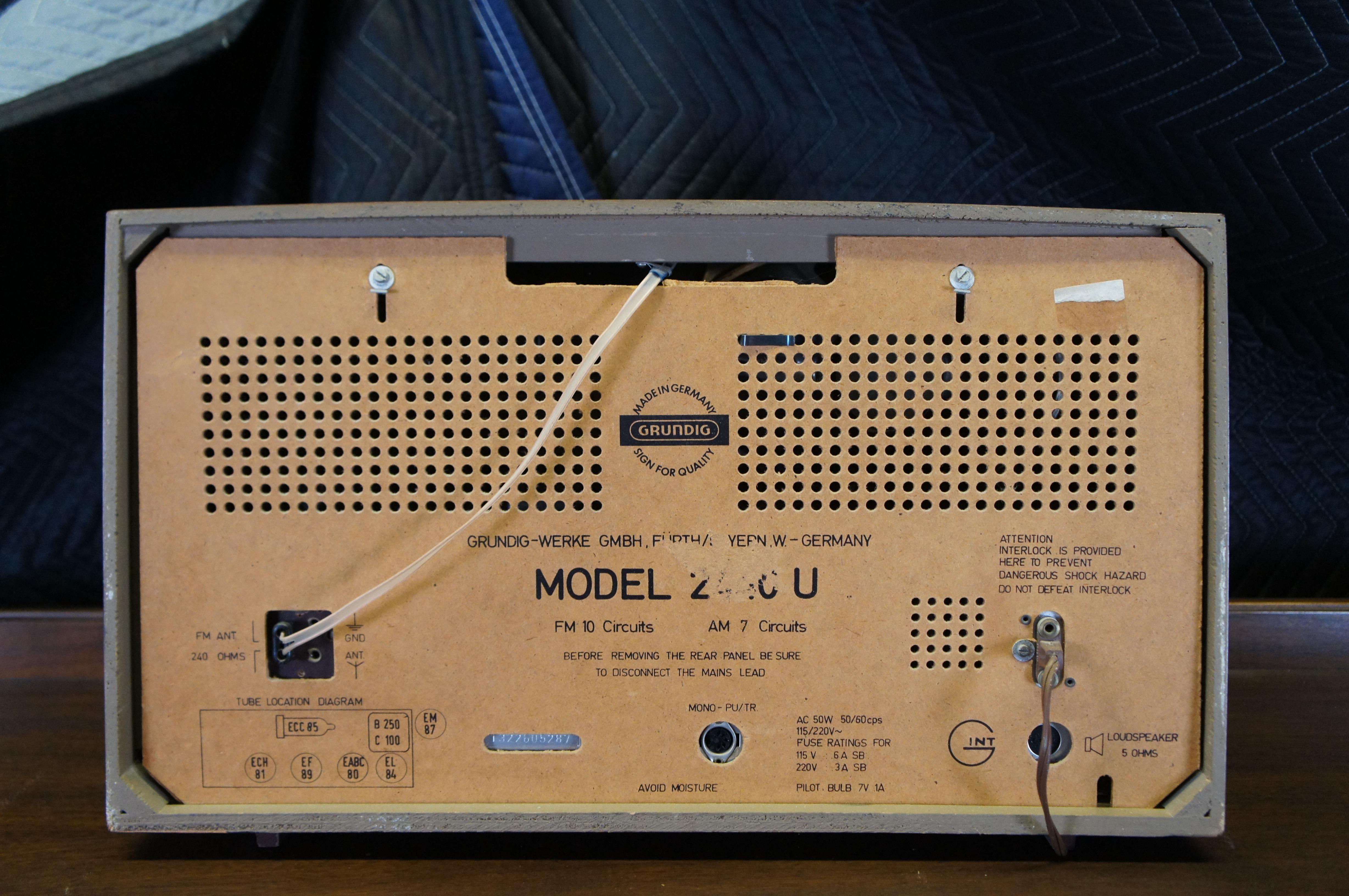 Mid Century German Grundig 2440 Table Top Tube Radio Stereo For Sale 1