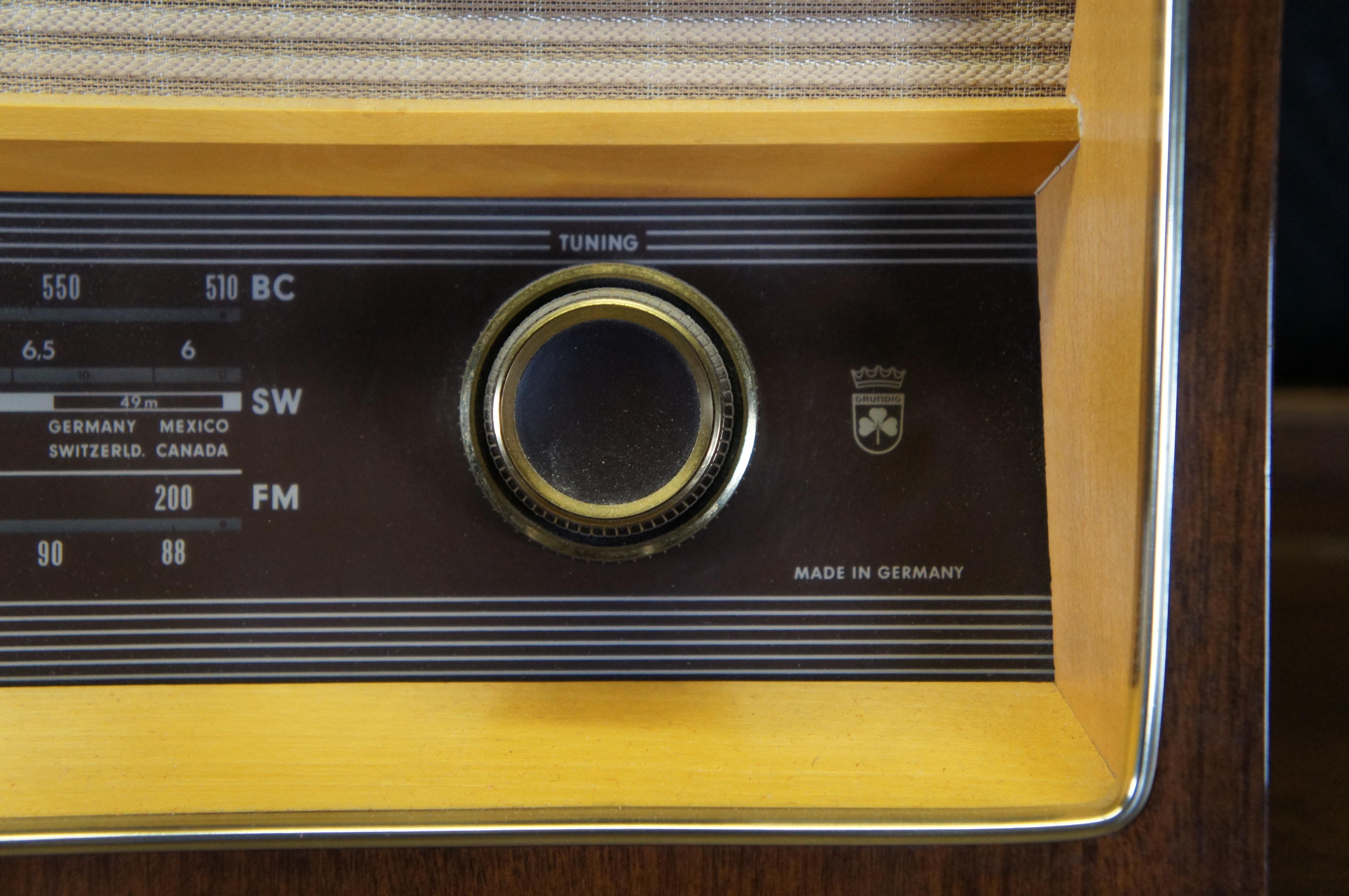 Mid Century German Grundig 2440 Table Top Tube Radio Stereo For Sale 3