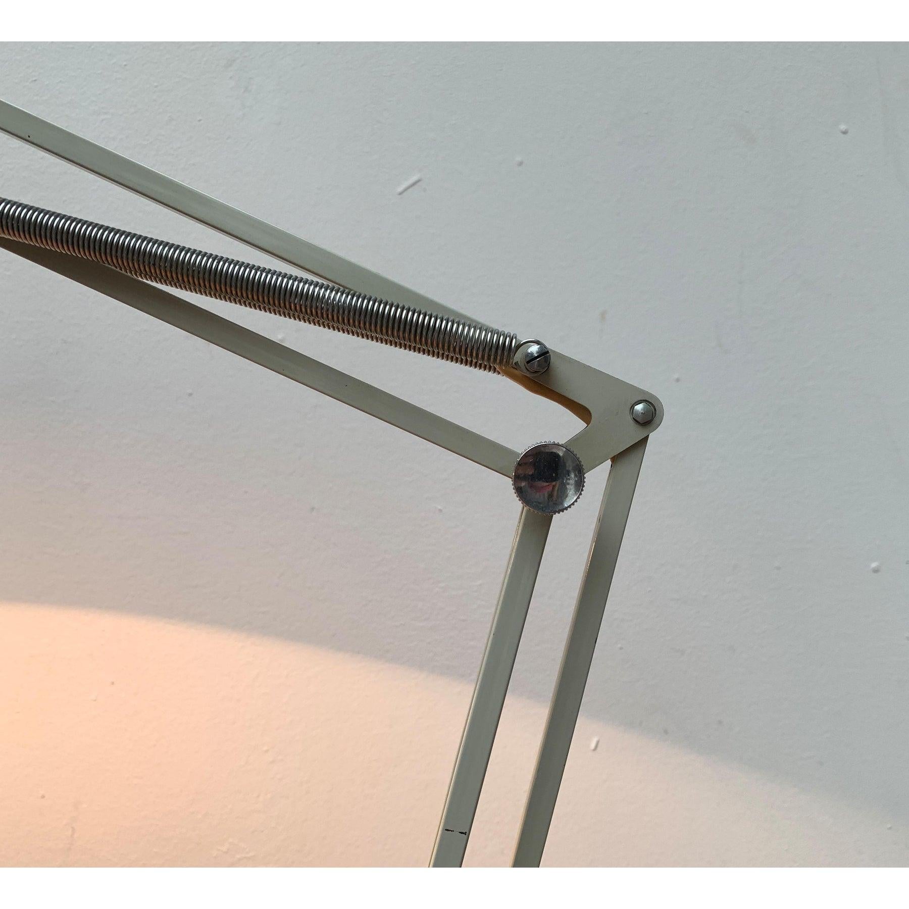 Métal Lampe de table L-1 allemande du milieu du siècle dernier par Jac Jacobsen pour Luxo, années 1960 en vente