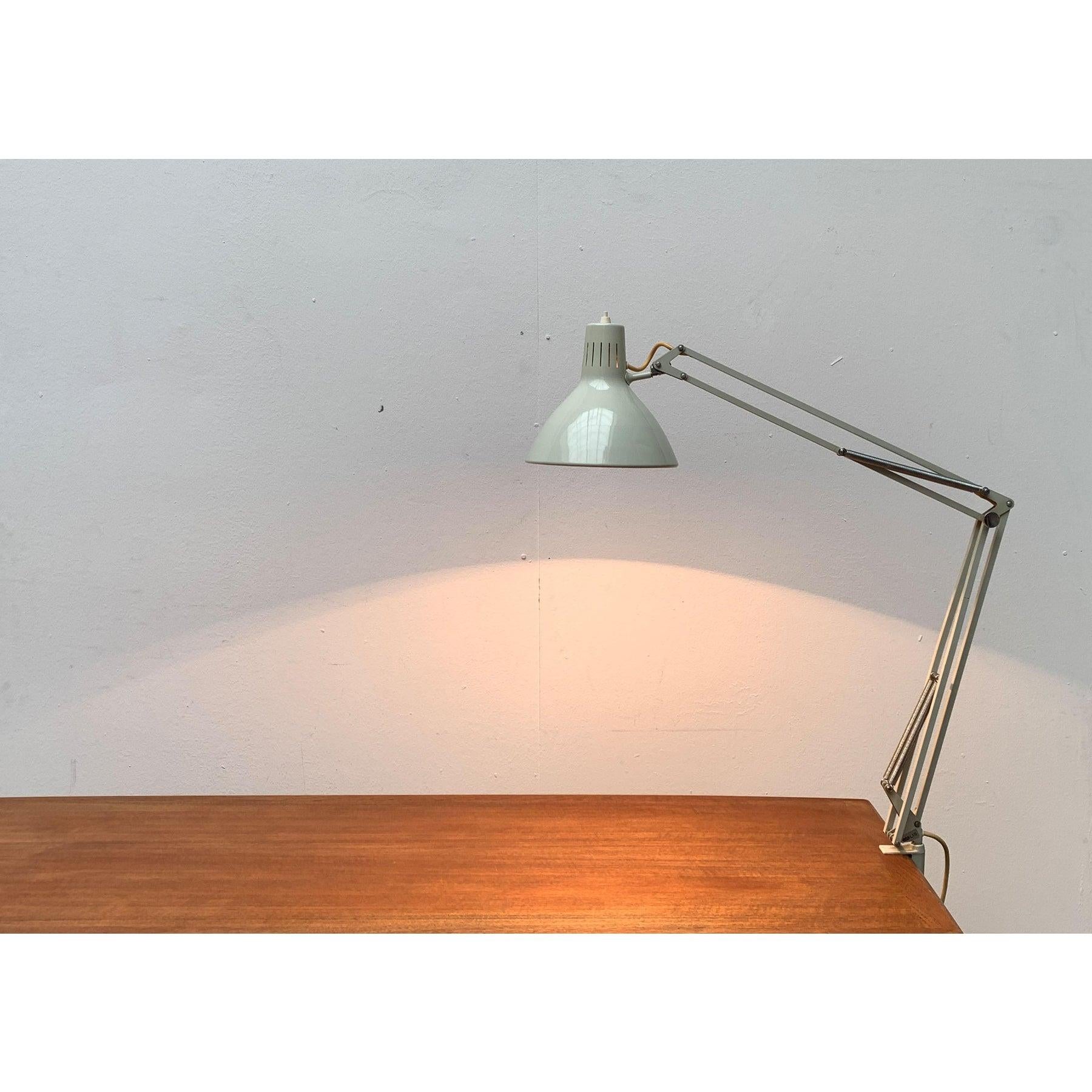 Lampe de table L-1 allemande du milieu du siècle dernier par Jac Jacobsen pour Luxo, années 1960 en vente 2