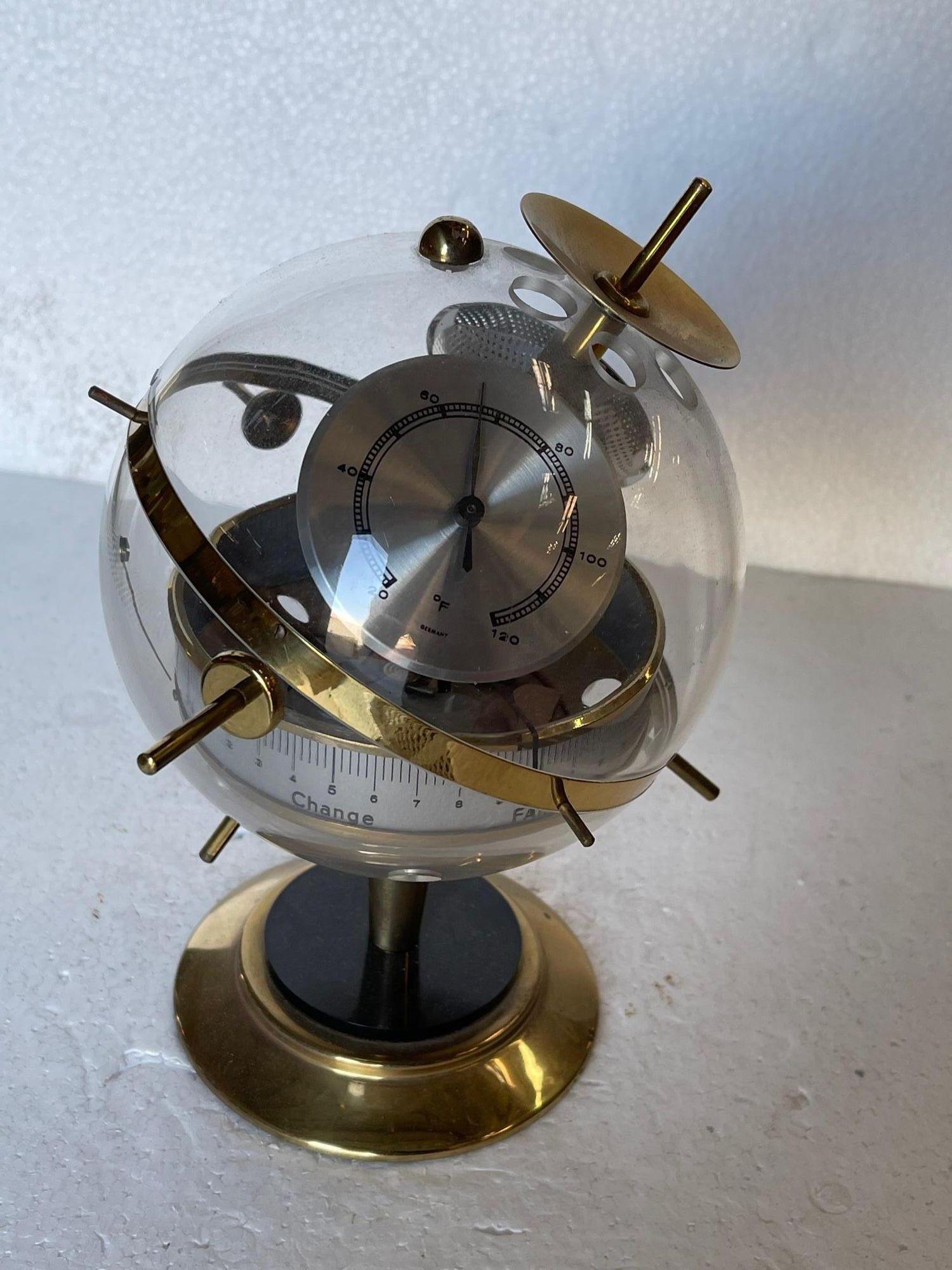 Mid Century German Made Weather Station Relative Hygrometer, Circa 1960 In Excellent Condition For Sale In Van Nuys, CA