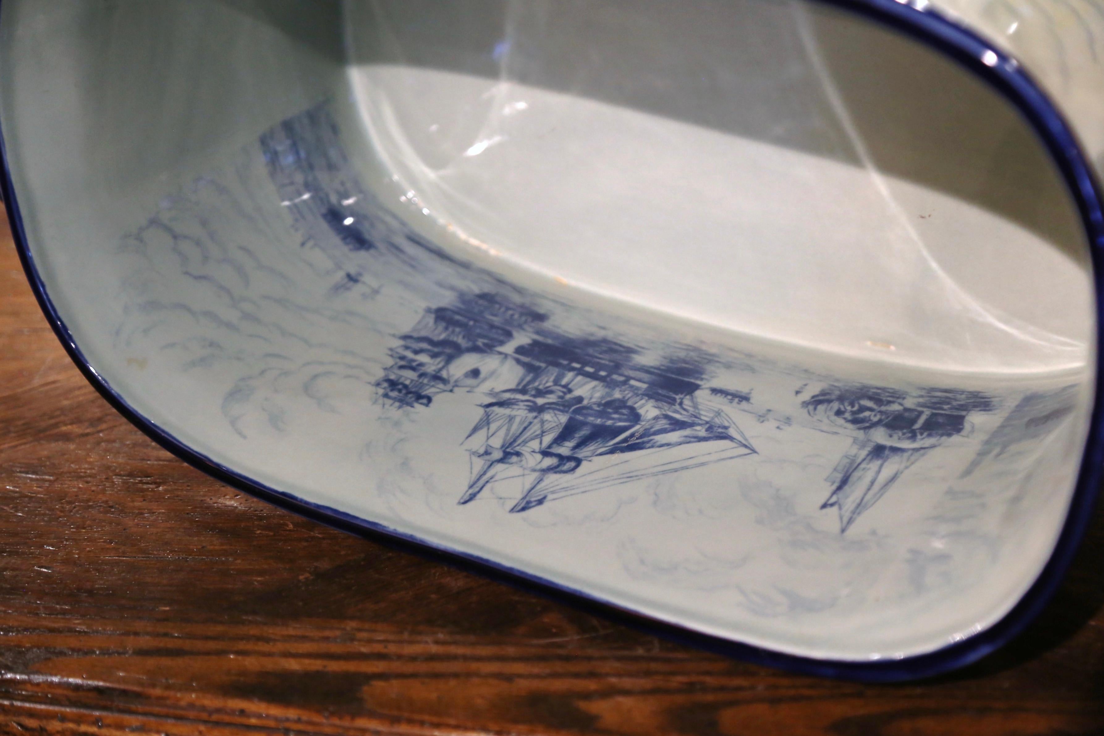 Jardinera alemana de mediados de siglo de porcelana azul y blanca pintada a mano de Meissen 5