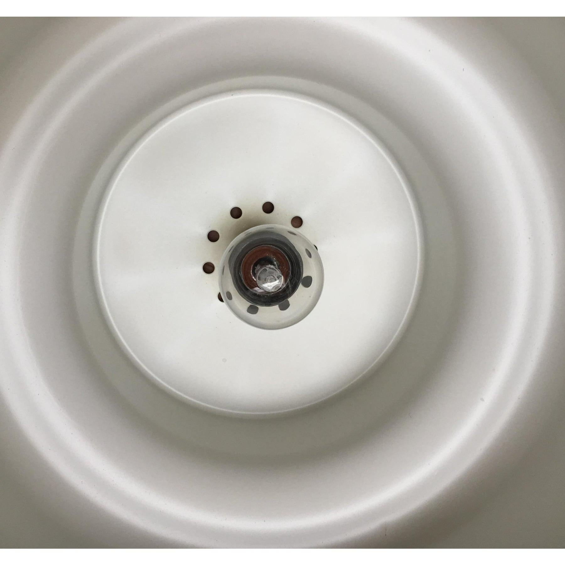 Lampada a sospensione in metallo tedesca di metà secolo, anni '60 In condizioni buone in vendita a Hamburg, DE