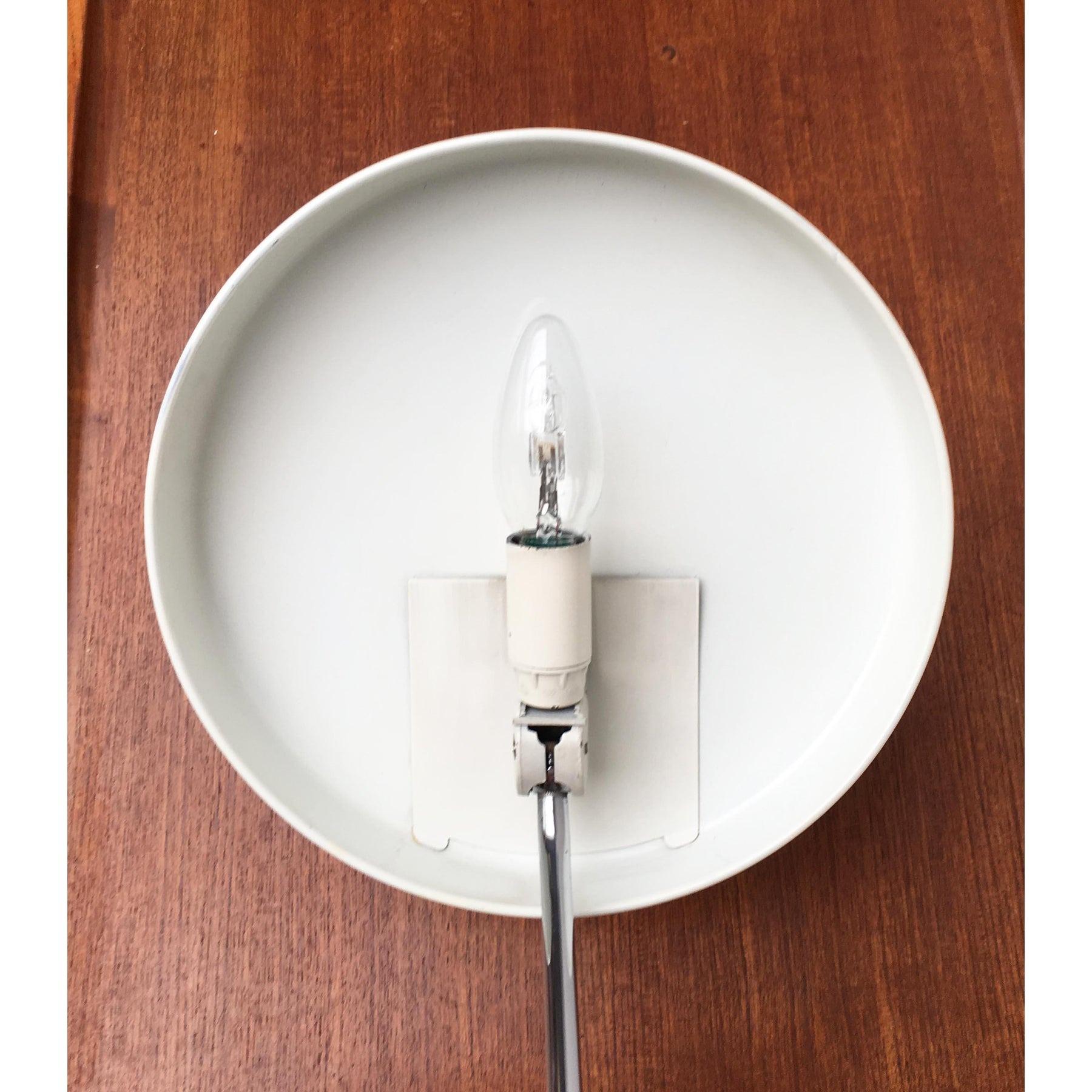 20ième siècle Lampe de table minimaliste allemande du milieu du siècle 6658 de Kaiser Idell/Kaiser Leuchten en vente