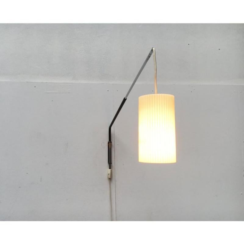 Lampada da parete a sbalzo minimalista tedesca di metà secolo di Erco in vendita 3