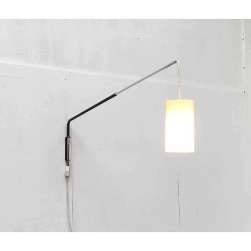Metallo Lampada da parete a sbalzo minimalista tedesca di metà secolo di Erco in vendita