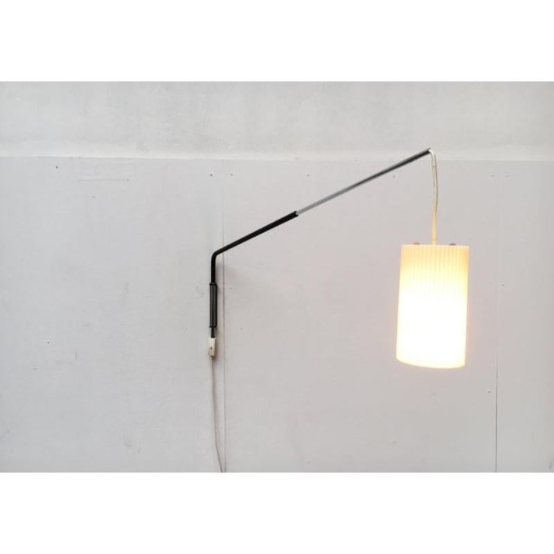 Lampada da parete a sbalzo minimalista tedesca di metà secolo di Erco in vendita 1