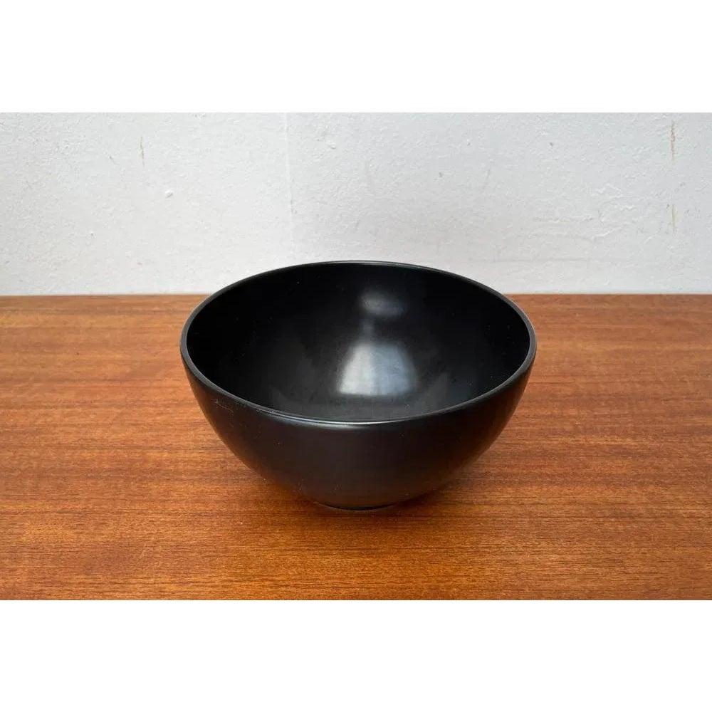 Ciotola in ceramica minimalista tedesca di metà secolo di Wächtersbach, anni '60, in ottime condizioni. Progettato tra il 1960 e il 1969 Questo pezzo ha un marchio di attribuzione.

Informazioni aggiuntive:
Materiali: Ceramica
Stile: Moderno di metà