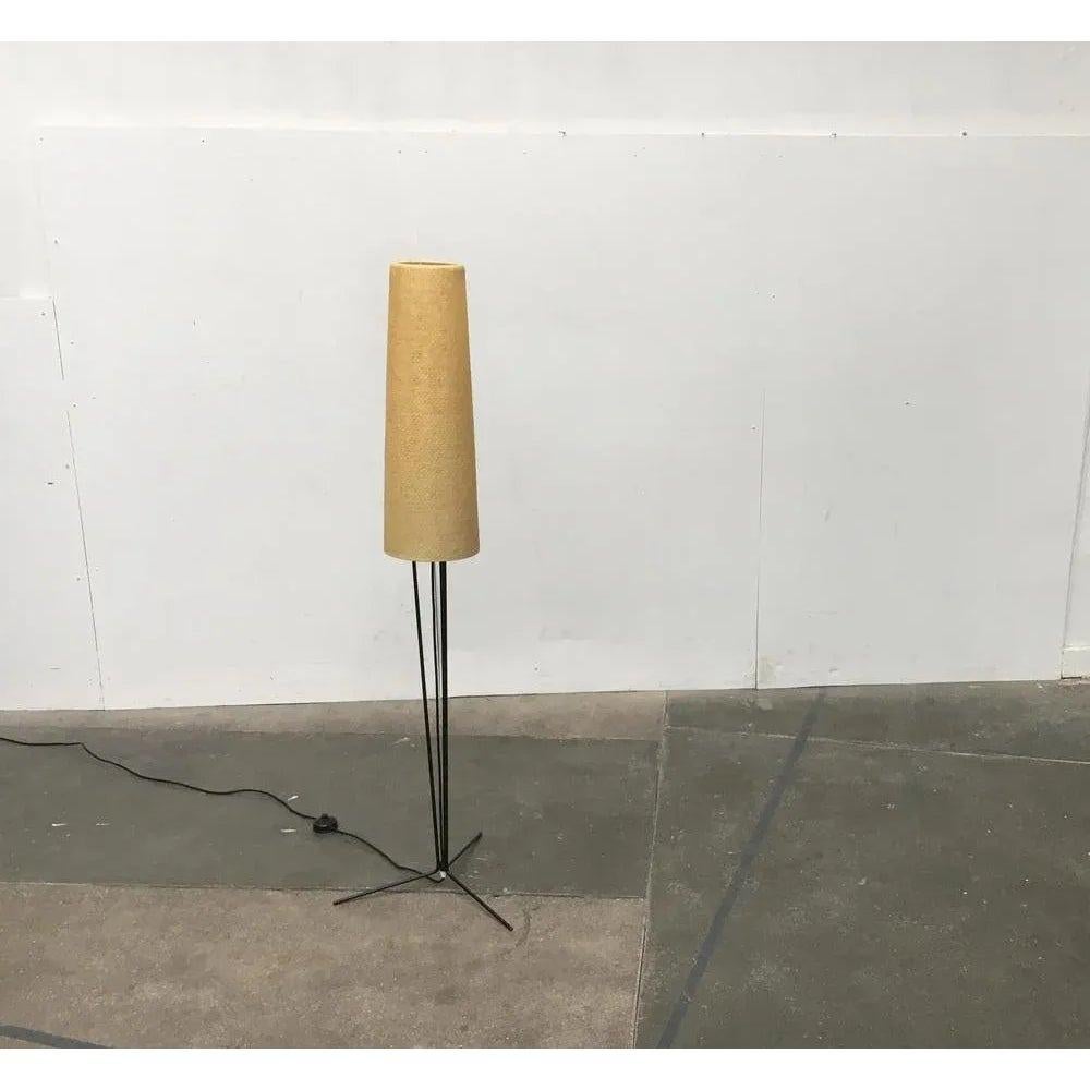 Rara lampada a stelo di metà secolo del produttore tedesco Hesse lights KG. Il 