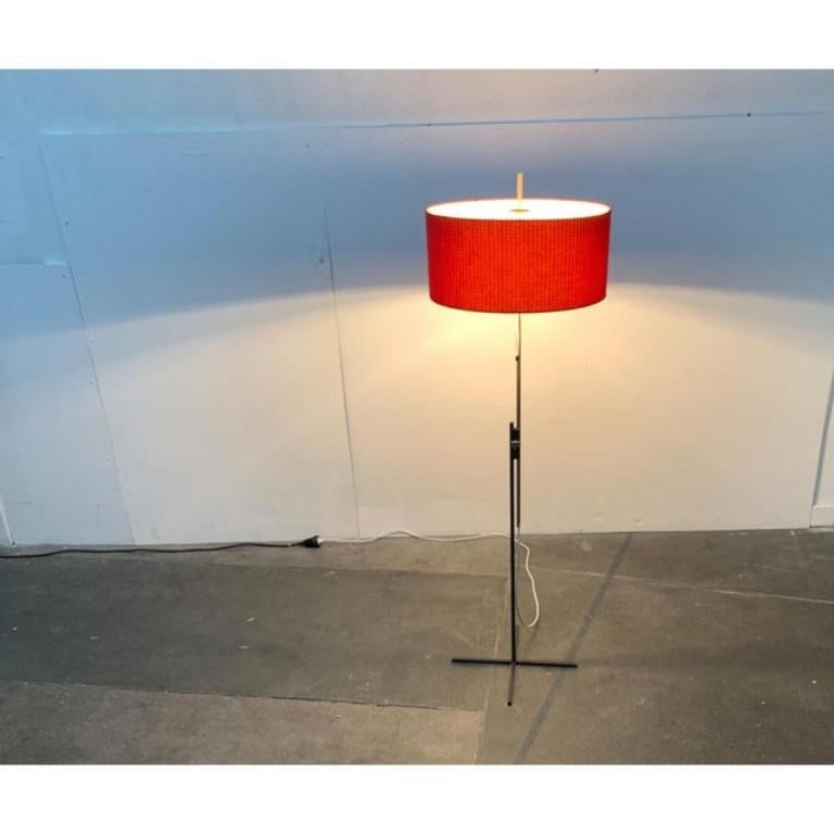 Mid-Century moderno Lampada da terra minimalista tedesca di metà secolo di Kaiser Idell, anni '60 in vendita