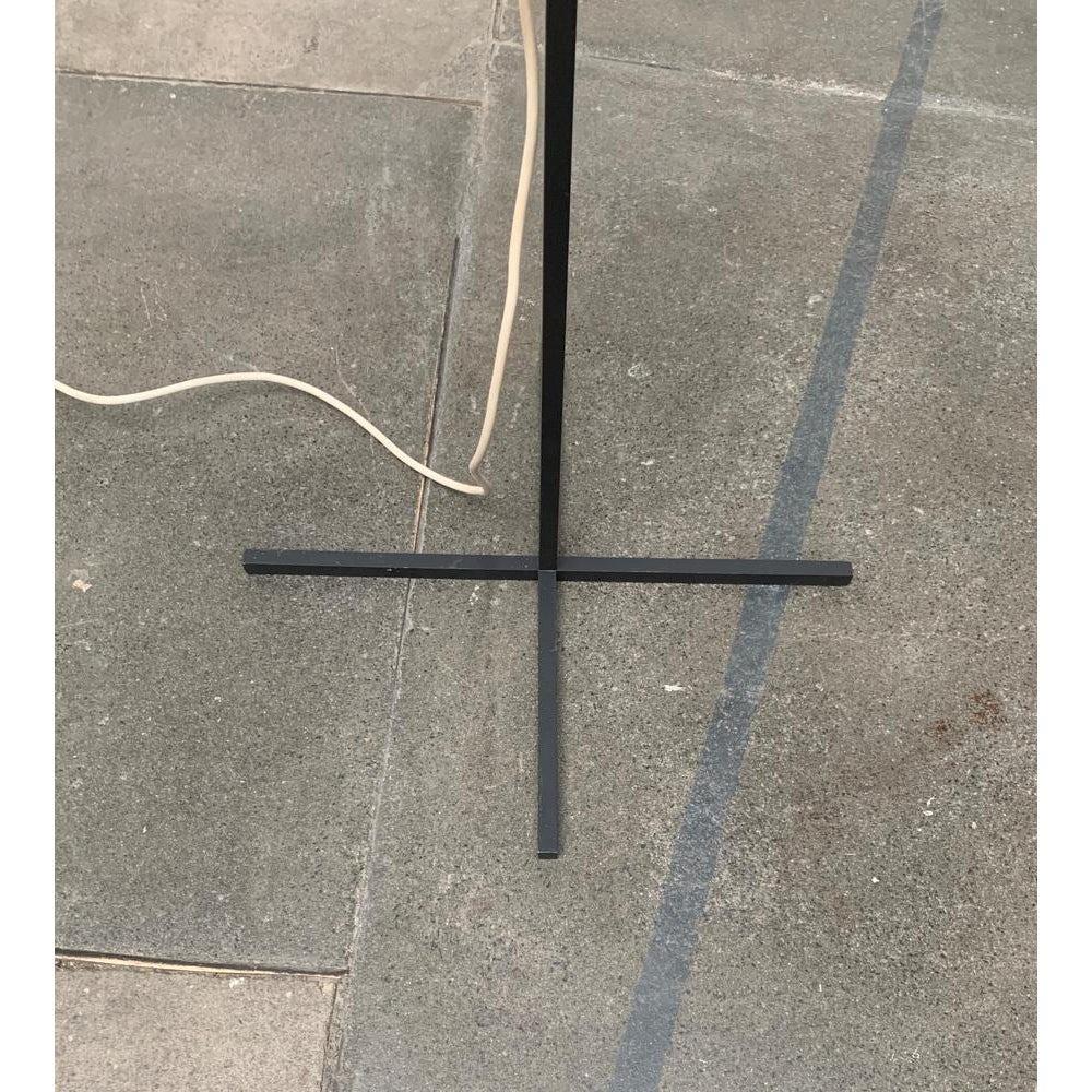 Lampada da terra minimalista tedesca di metà secolo di Kaiser Idell / Kaiser Leuchten in vendita 4
