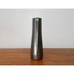 Jarra de metal minimalista alemana de mediados de siglo, Harald Buchrucker, años 60
