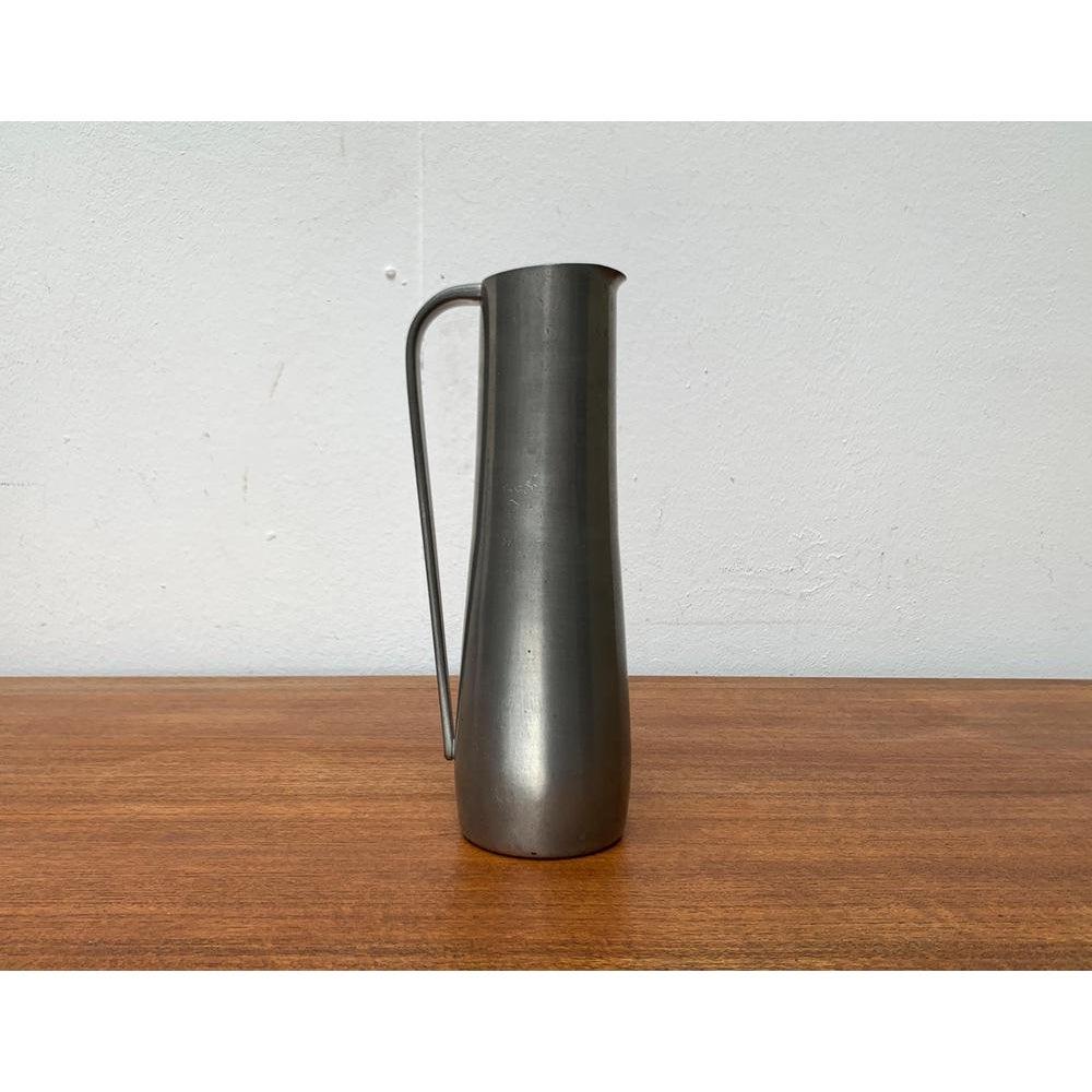 Mid-Century German Minimalist Metal Carafe Vase by Harald Buchrucker, 1960s im Zustand „Hervorragend“ im Angebot in Hamburg, DE