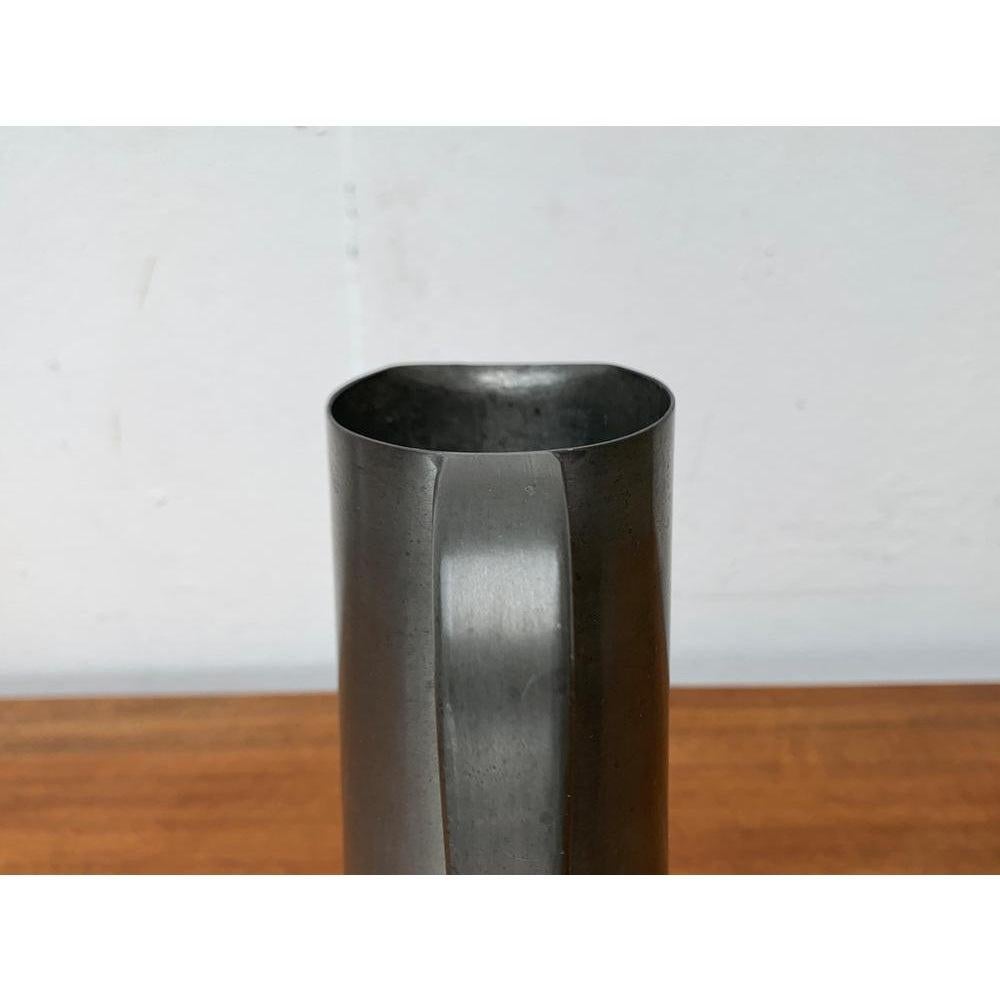 Mid-Century German Minimalist Metal Carafe Vase by Harald Buchrucker, 1960s im Angebot 2